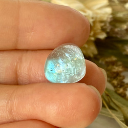 虹の妖精が宿るアクアマリン♡アクアマリン ルース 13 天然石 天然色 4枚目の画像