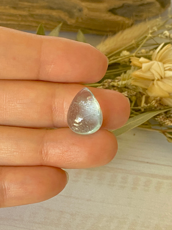 虹の妖精が宿るアクアマリン♡アクアマリン ルース 13 天然石 天然色 2枚目の画像
