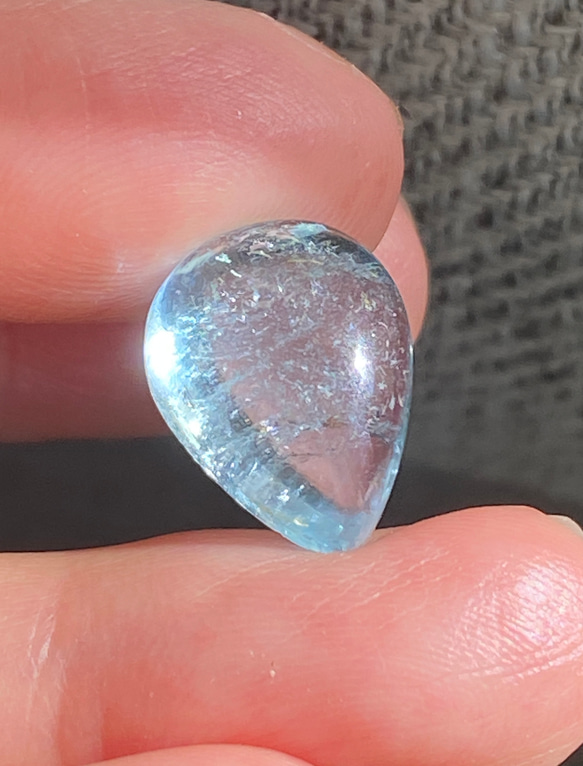 虹の妖精が宿るアクアマリン♡アクアマリン ルース 13 天然石 天然色 16枚目の画像