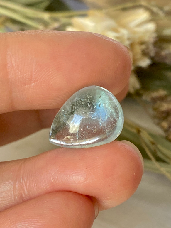 虹の妖精が宿るアクアマリン♡アクアマリン ルース 13 天然石 天然色 9枚目の画像