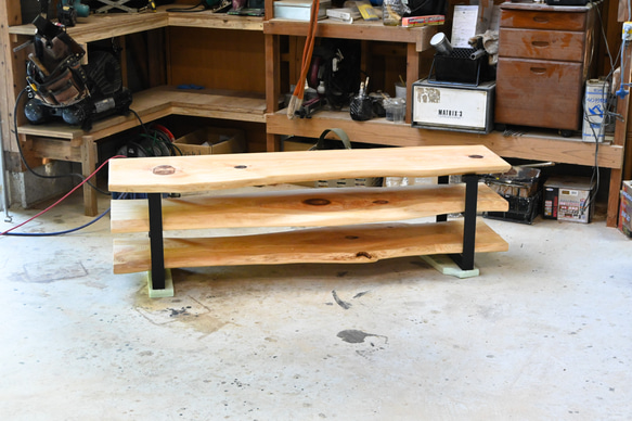 松の木　耳付き一枚板　テーブル　テレビ台 送料無料】桧のテレビ台 〜耳付き一枚板のナチュラル仕上げ〜 テレビ台