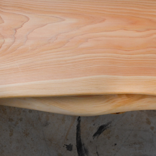 サイドテーブル、TV台(栴檀片側耳付一枚板天板)ワイルドな一点物❣️ 送料無料】桧のテレビ台 〜耳付き一枚板のナチュラル仕上げ〜 テレビ台