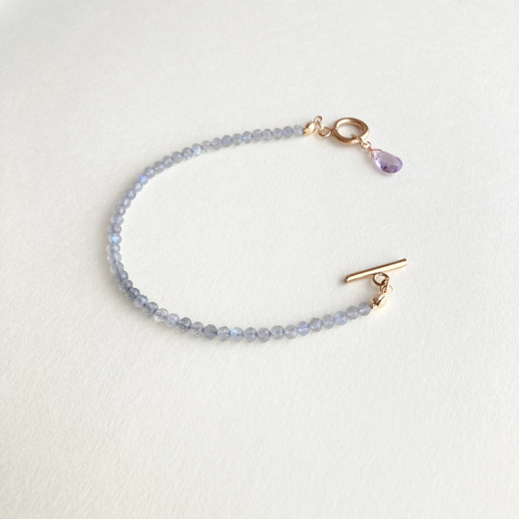 極小ラブラドライトのマンテルブレスレット サージカルステンレス 天然石 -labradorite × amethyst 6枚目の画像