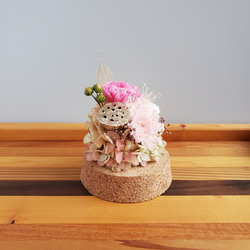 ことね菊と小菊のガラスドームお供え花～ピンク✕ピンク～　プリザーブドフラワー 5枚目の画像