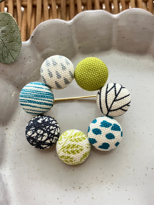 北欧風木葉のくるみボタン 