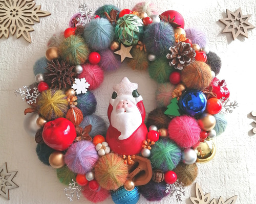 カラフルでにっこり☆毛糸玉のクリスマスリース（中） ニットリース