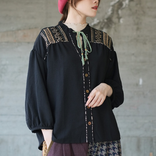 今季完売AE刺繍レーヨンブラウス MARKET （マーケット）配色刺繍ブラウス[品番：COEW0006105]｜coen