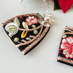 インド刺繍タッセルピアス/スワロフスキー 5枚目の画像