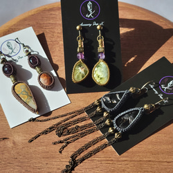 シュンガイトのマクラメピアス 9枚目の画像