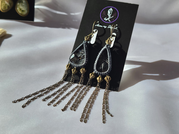 シュンガイトのマクラメピアス 8枚目の画像