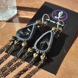 シュンガイトのマクラメピアス 1枚目の画像