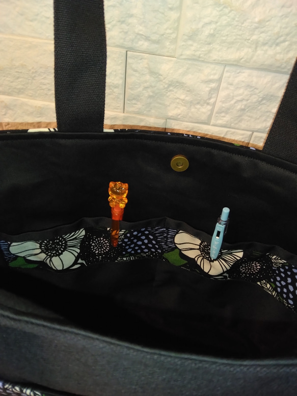 【送料込】小さなアートフラワー(グリーン)A4サイズサイドポケットトートバッグ  ハンドメイド 5枚目の画像