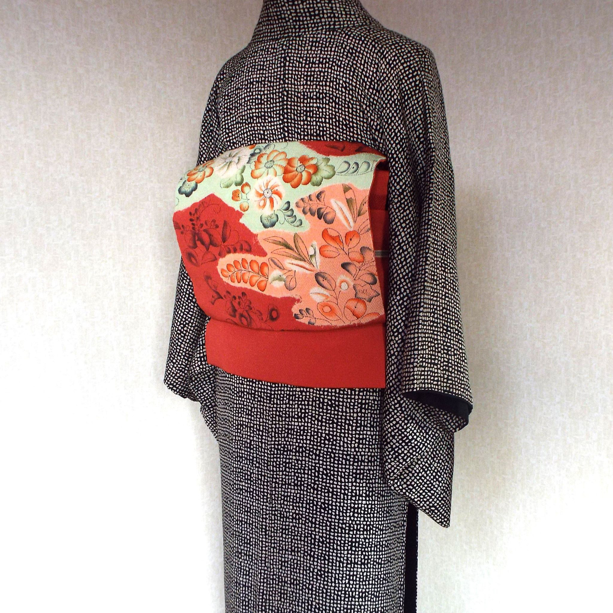 すぐに結べる「さくら造り帯」Ｓサイズ 緋色の手描き花柄のお太鼓