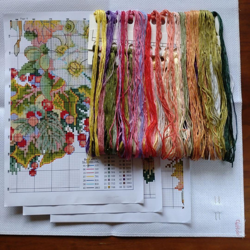 【お値下げ中】クロスステッチ　完成品　ディメンジョン　四季のリース 正規品】クロスステッチ キット DIMENSIONS 刺繍キット 四季の
