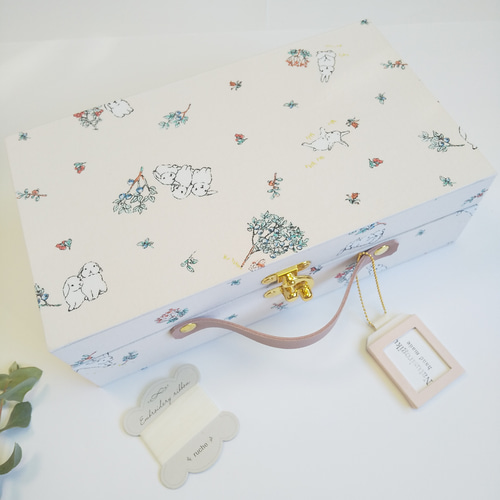 ミッキー様オーダーご依頼作品です カルトナージュ裁縫箱(大