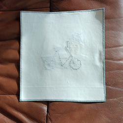 ハンドメイド 手刺繍 布地 自転車 7枚目の画像