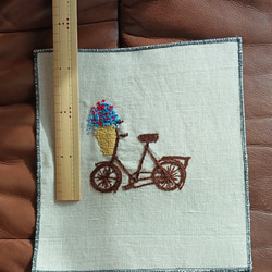 ハンドメイド 手刺繍 布地 自転車 6枚目の画像