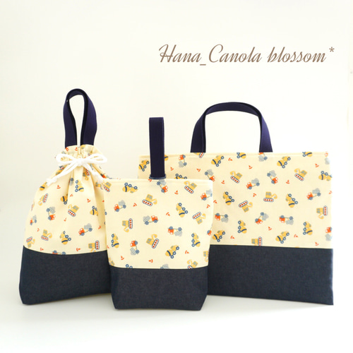 ✧人気作品✧˖°】『 はたらくくるま 』＊ レッスンバック 上履き