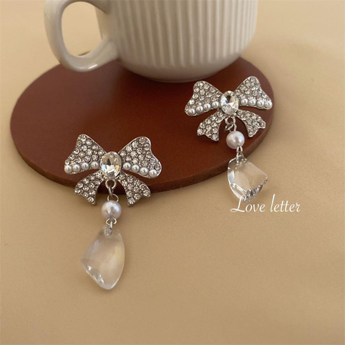 パールビジューリボンピアス イヤリング 韓国 量産型 地雷 サブカル