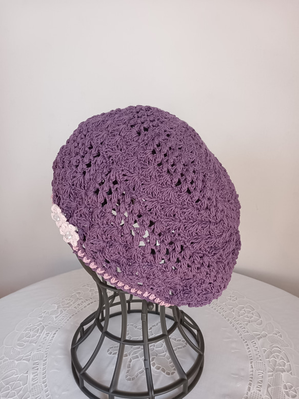 パープルのエキゾチックベレー帽・淡いピンクの小花 2枚目の画像