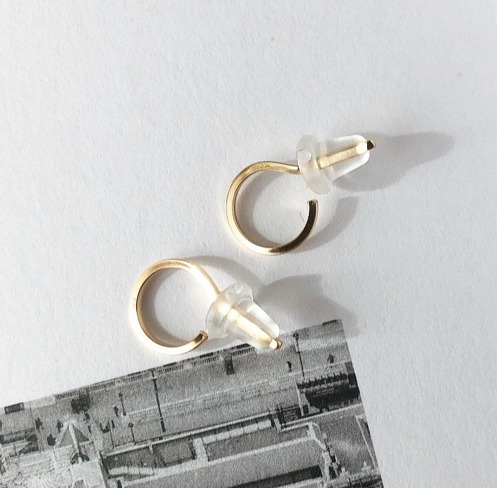 14kgf】 8mm スクエアフープピアス ピアス（フープ） La
