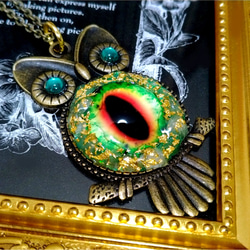 【メンズ】ドラゴンアイの梟の夢ペンダント（グリーンアベンチュリン＆金箔）インド翡翠・緑・フクロウ・縁起物・ネックレス 3枚目の画像