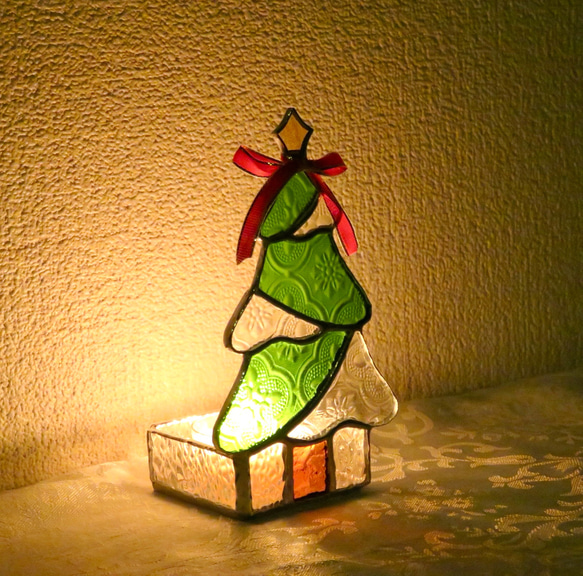⭐︎K様オーダー作品⭐︎ステンドグラス＊クリスマスツリーのキャンドルホルダー2023(フローラガラス)＊ 3枚目の画像