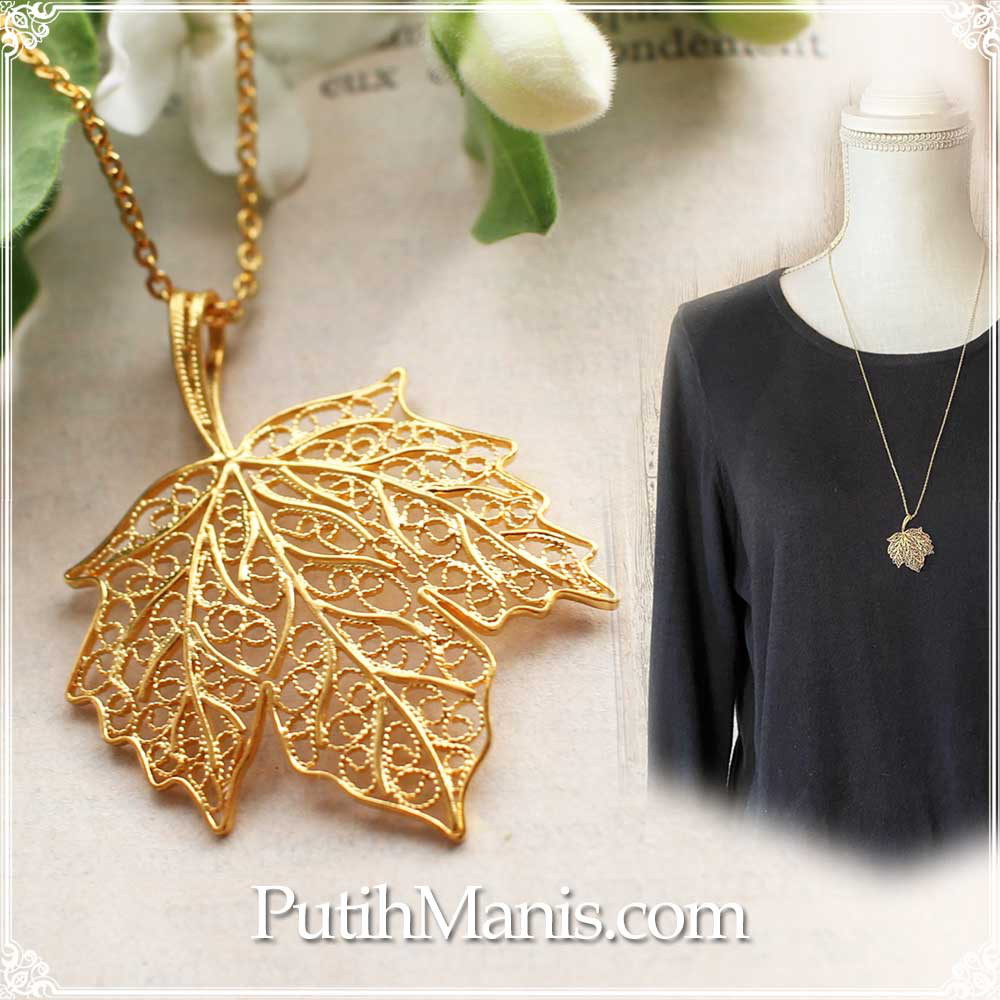 楓の葉っぱ・メイプルリーフのペンダントトップ【ニッケルフリー加工】銀線細工[ch74-g]