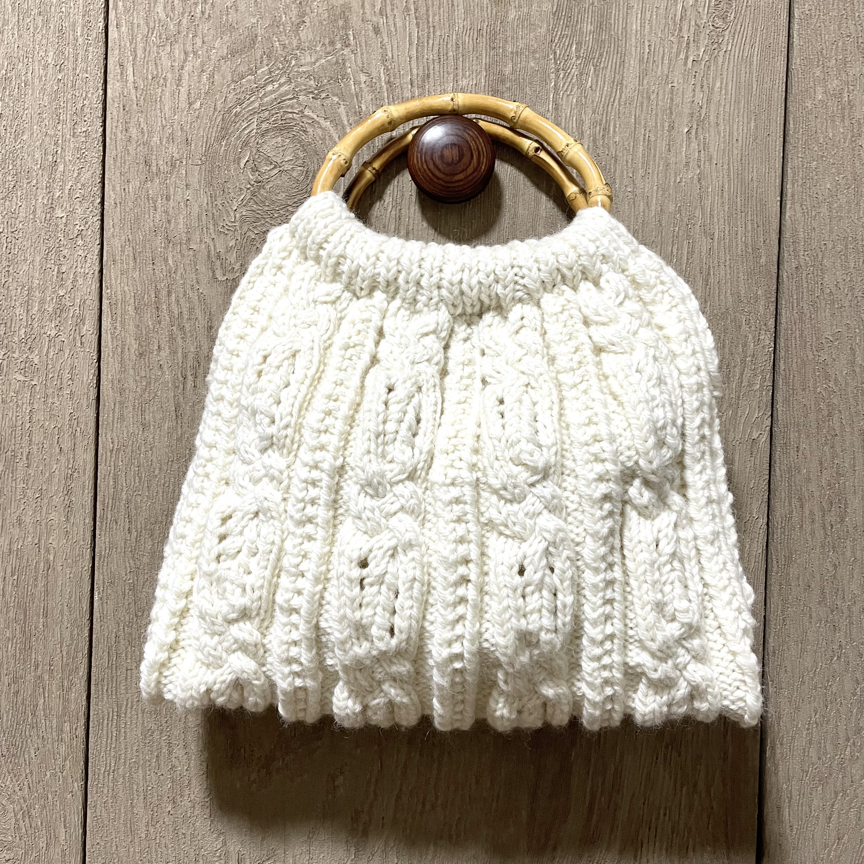 かぎ針編みのぺたんこニットバッグ（トートバッグ） 本革 持ち手