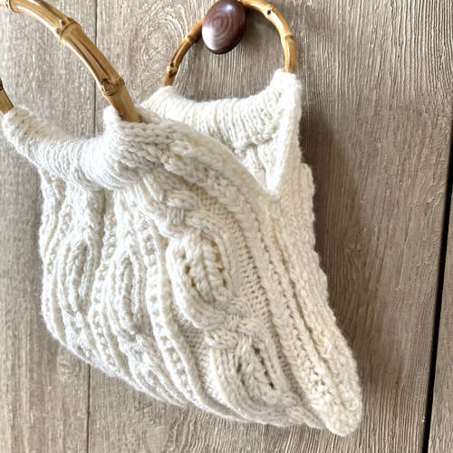【ちま様】ハンドバッグ　アランニット　レザー　ハンドメイド アラン編みニットバッグ☆生成☆バンブーハンドル トートバッグ