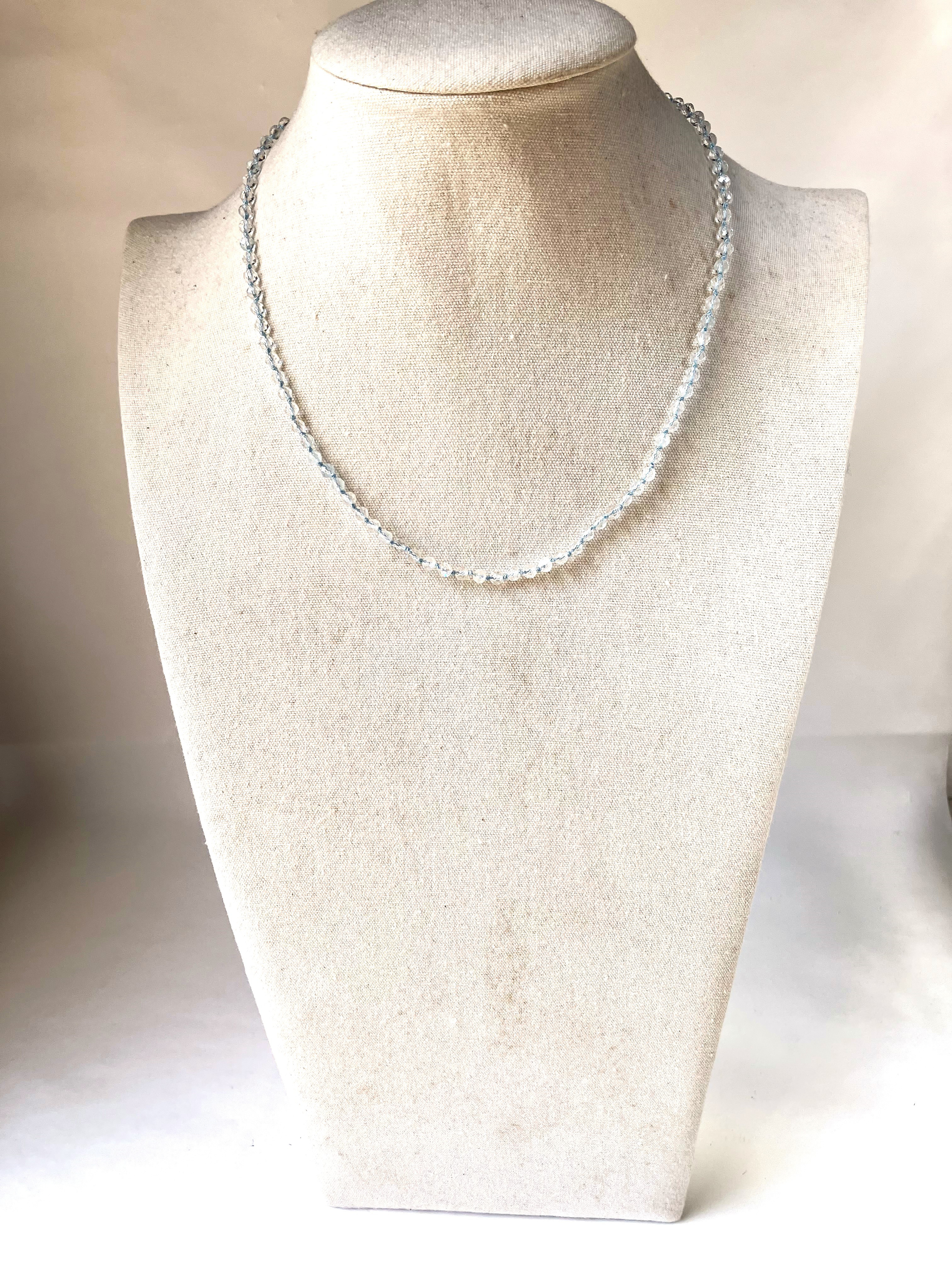 ホワイトトパーズのネックレス（45㎝）