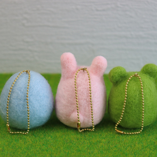 羊毛フェルト おきあがりこぼしストラップ 三種類 ペンギン・ウサギ