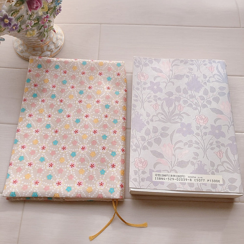 B6サイズ・四六判】金の縁取り かわいい桜柄 手帳カバー ノート