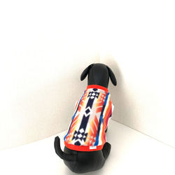【再販】犬服 ネイティブオルテガ柄フリース❤︎ ホワイトOG　タンクトップドッグウェア　秋冬 8枚目の画像