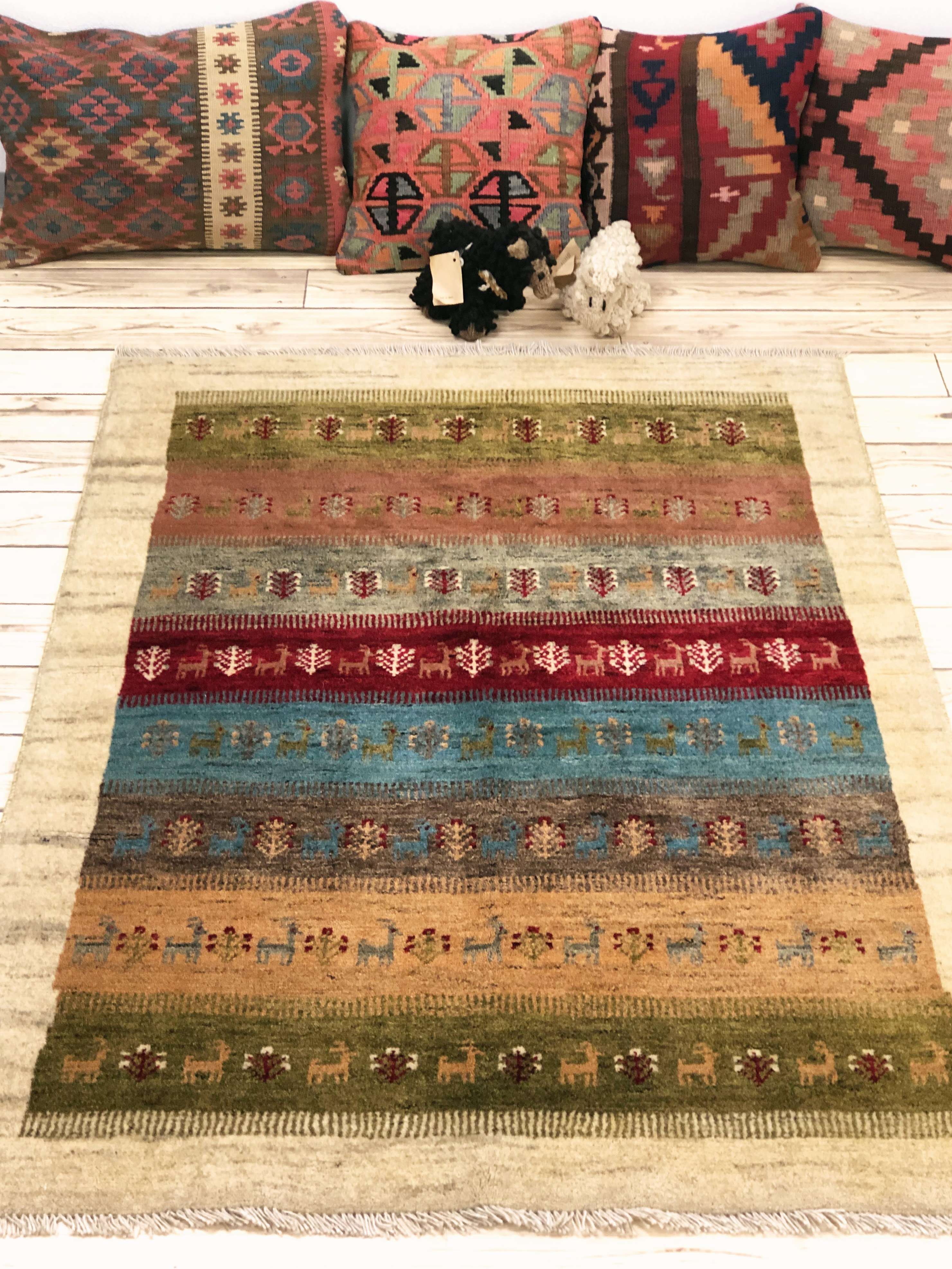 75×54cm 【ペルシャ絨毯 手織りギャッベ】アマレ族ギャッベ ギャベ