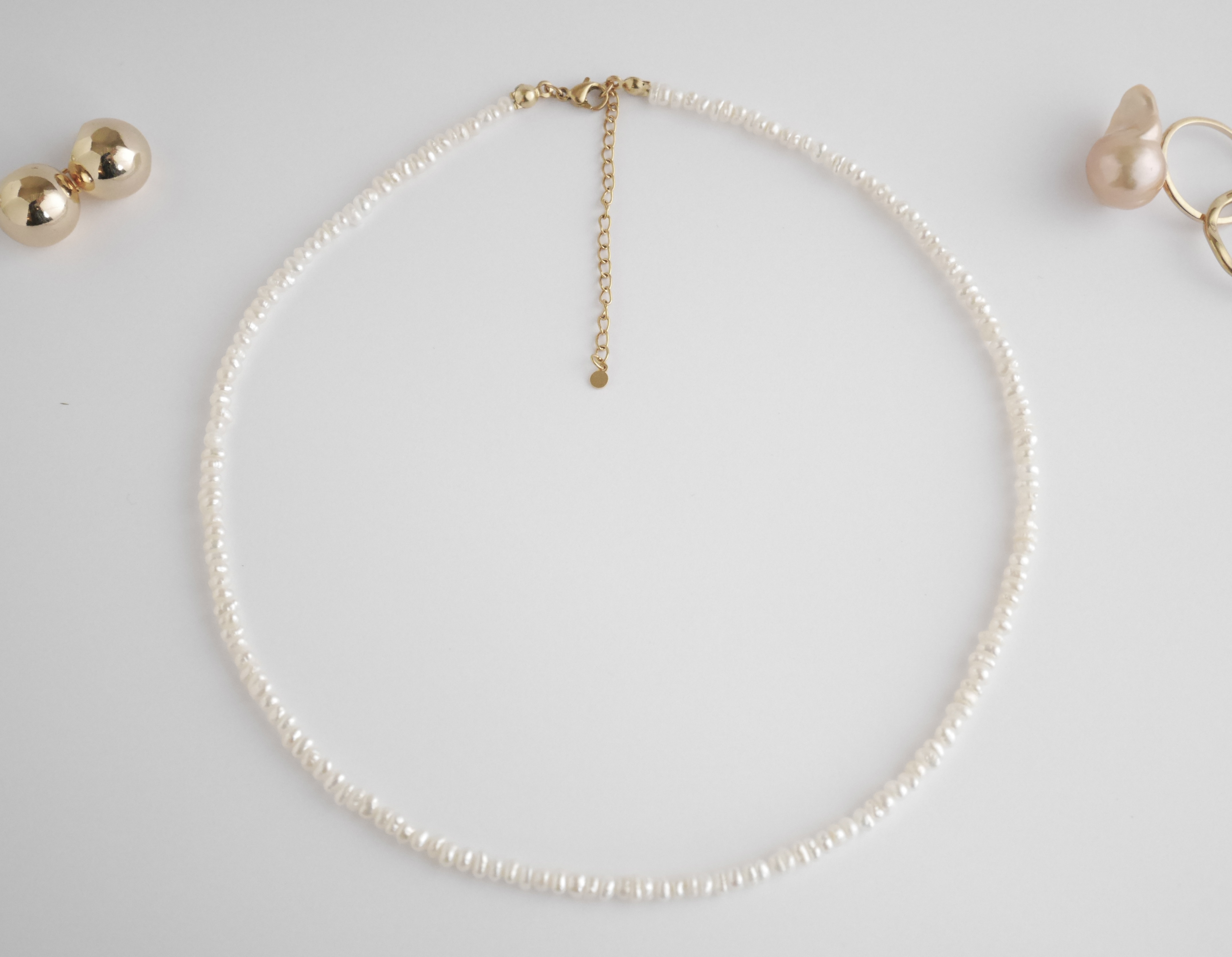 《Komore》ベビーパールネックレス｜白／金属アレルギー対応・14kgf／No.T10