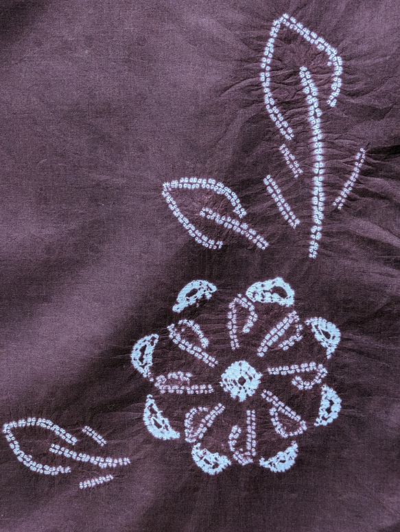 絞り染め　絞り　ハンカチ　花柄　臙脂　コットン　綿 3枚目の画像