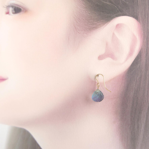 フローライト カービングピアス 天然石③☆フローライトウィンドミルカービングのピアス14kgf - メルカリ