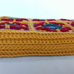 レトロなフラワーレリーフのトートバッグ　メリノウール　手編み　かぎ針編み　クロシェ　縦長 4枚目の画像