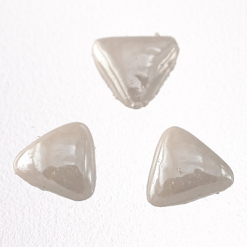 ネイルパーツ 三角 ホワイト 4mm 1000個 セラミック製 カボション