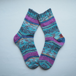 手編みの靴下（Opal CrazyWaters） 4枚目の画像