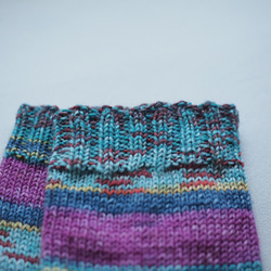 手編みの靴下（Opal CrazyWaters） 7枚目の画像