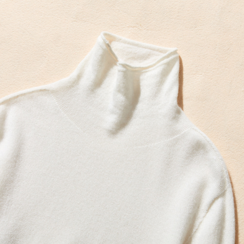 やわらかい繊維から生まれる最高の心地良さ カシミヤ100％ ハイネック