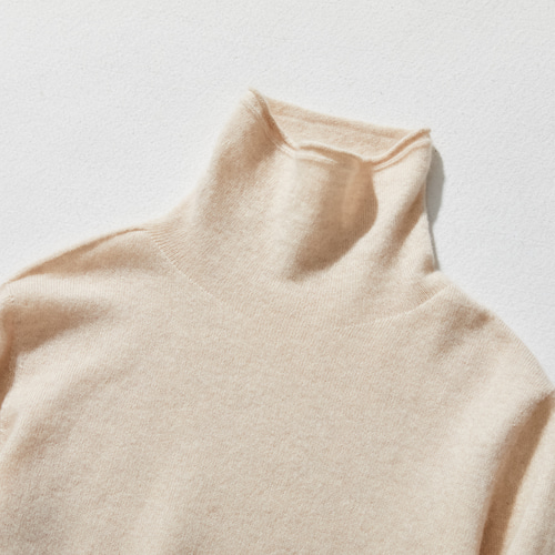やわらかい繊維から生まれる最高の心地良さ カシミヤ100％ ハイネック