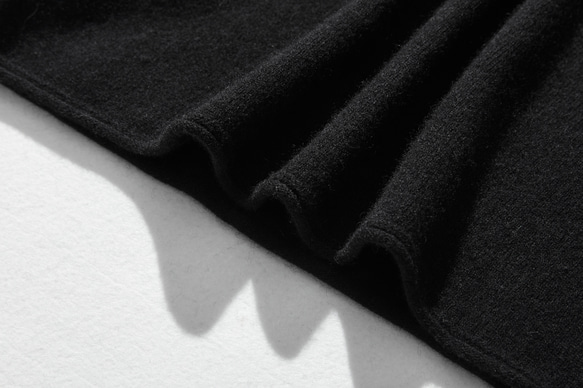 柔軟纖維打造極致舒適感 100% 羊絨高領針織品 黑色 231109-4 第8張的照片