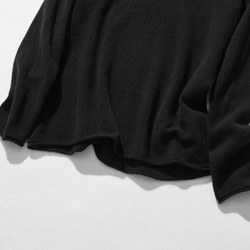 柔軟纖維打造極致舒適感 100% 羊絨高領針織品 黑色 231109-4 第4張的照片