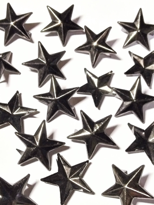 スタッズ　レザークラフト　ハンドメイド　材料　鋲　星型20.5ミリ 黒銀　300個セット 送料無料 1枚目の画像