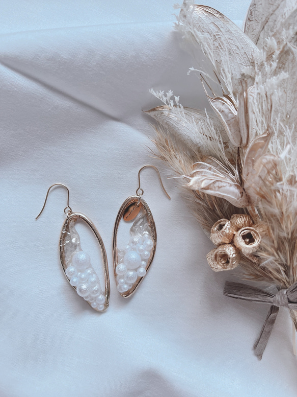 ゴールドフレームコットンパールミラーネイルピアス ピアス（フック  