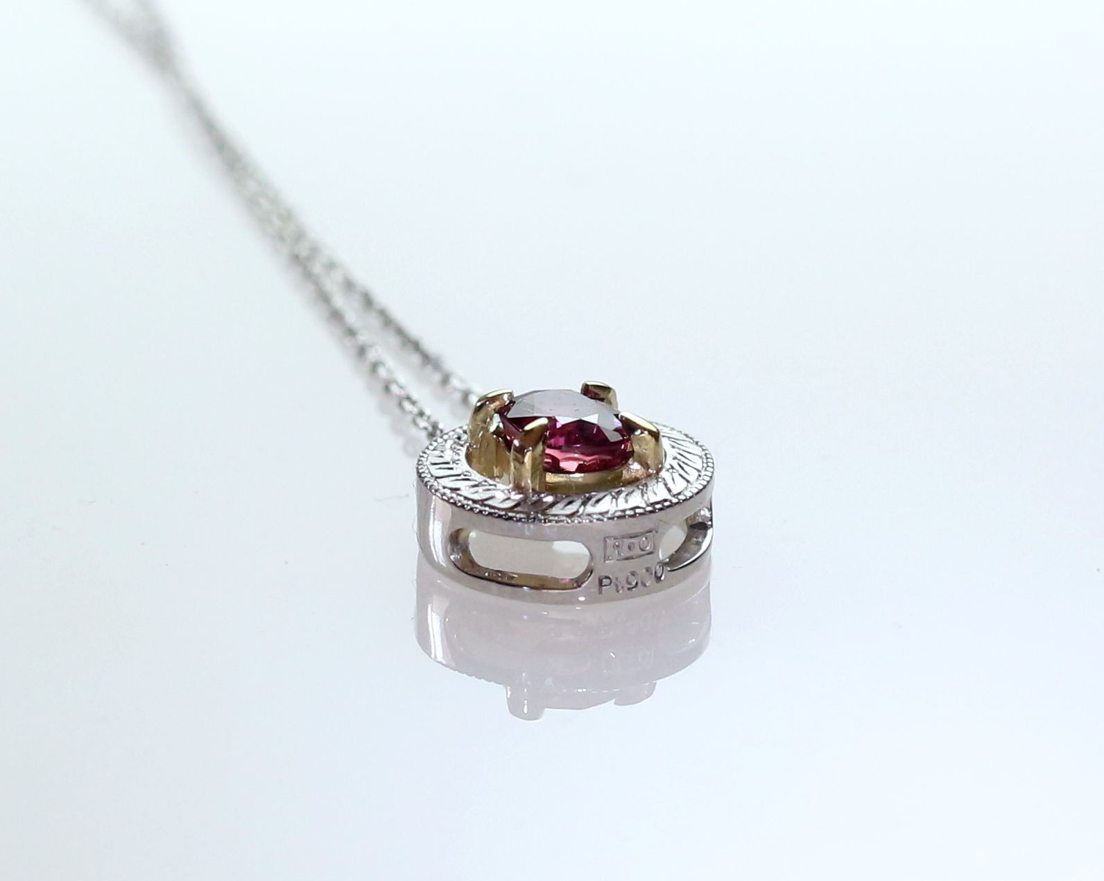 Pt900＆K18YG ルビーペンダント 0.68ct 天然石 ネックレス