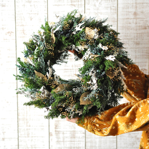 ✽ゴールドリーフがきらめく✽針葉樹たっぷりのクリスマスリース【Xmas